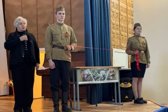 В техникуме Ленинградской области открыли Парту Героя