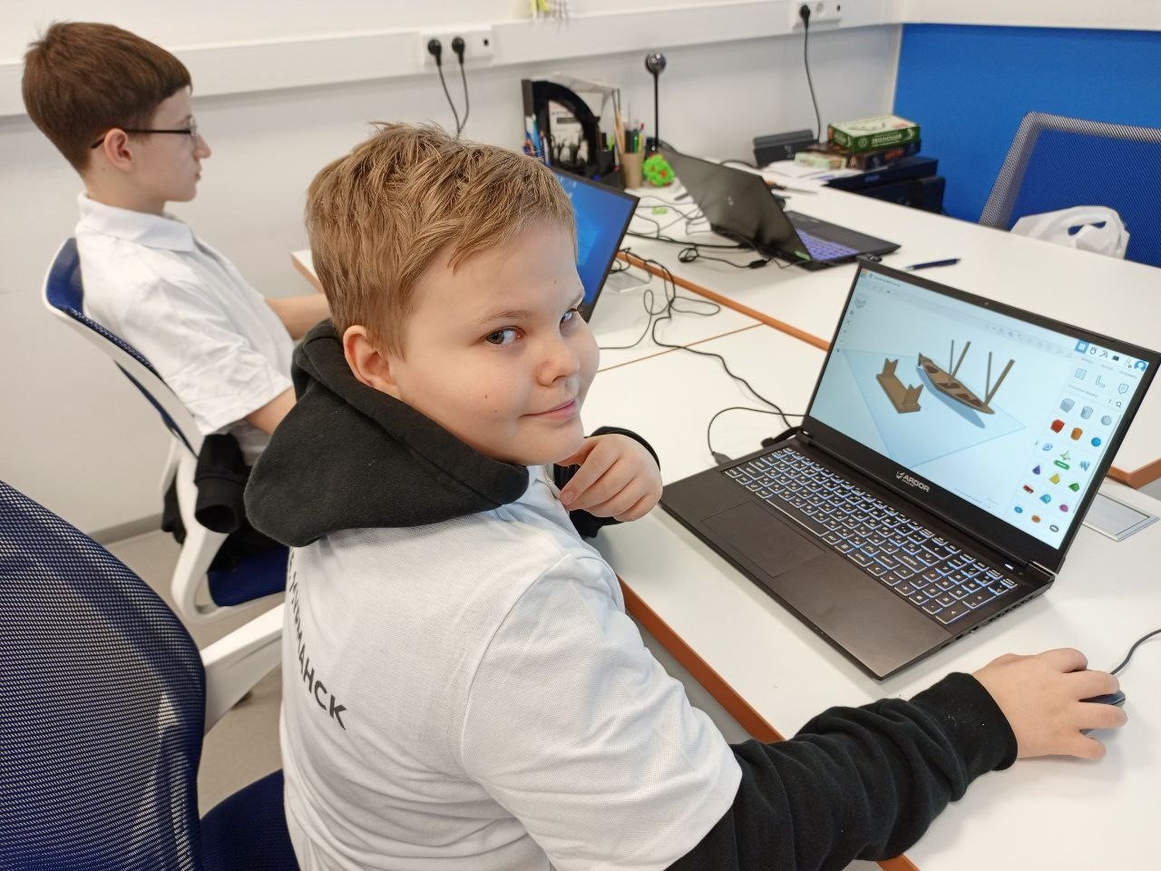 Мурманских школьников приглашают принять участие в хакатоне «3D-артист», приуроченном к Году единства народов России